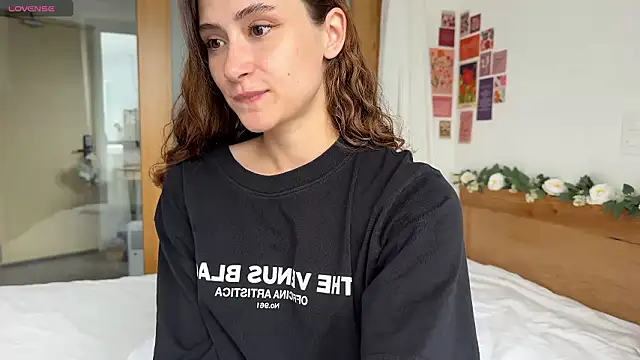 Snapshot of cutiemari chatting on March 2026 04:38:02 AM cutiemari online show from March 2026 04:38:02 AM