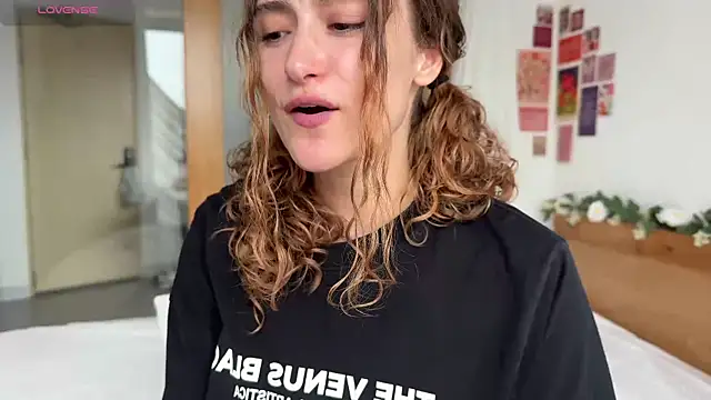 Snapshot of cutiemari chatting on April 2026 04:48:02 AM cutiemari online show from April 2026 04:48:02 AM