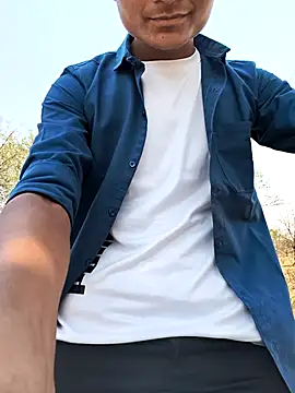 Snapshot of its_rising_star chatting on April 2026 07:51:02 AM its rising star online show from April 2026 07:51:02 AM