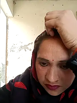 Cute-karisma1234 online show from February 2026 02:16:01 AM