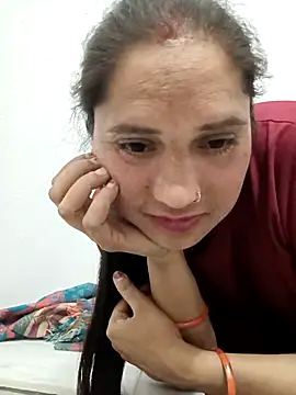 Cute-karisma1234 online show from February 2026 05:24:01 PM