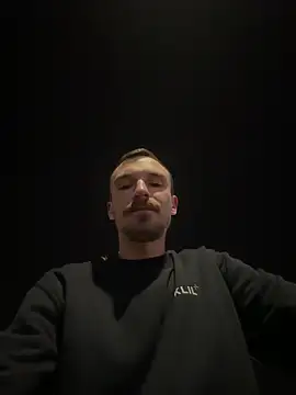 Snapshot of TheMaskShow chatting on April 2026 08:09:02 PM TheMaskShow online show from April 2026 08:09:02 PM