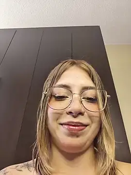 Snapshot of BellaDonna_16 chatting on March 2026 07:02:02 PM BellaDonna 16 online show from March 2026 07:02:02 PM