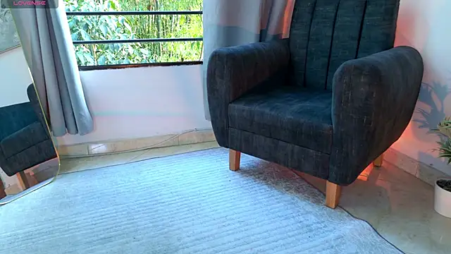 Snapshot of aramjones chatting on April 2026 12:21:02 PM aramjones online show from April 2026 12:21:02 PM