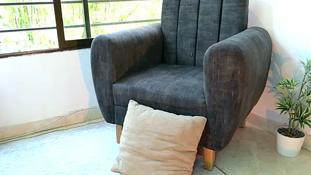 Snapshot of aramjones chatting on April 2026 01:48:02 PM aramjones online show from April 2026 01:48:02 PM