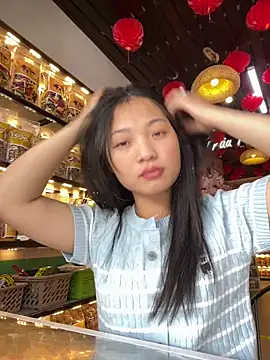 Lyn-be99 online show from April 2026 03:49:02 AM