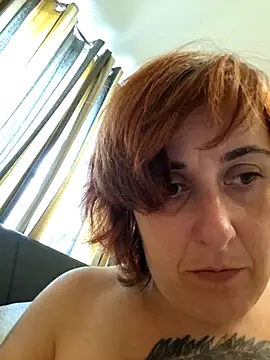 Tiara XOX online show from August 2026 10:18:01 AM