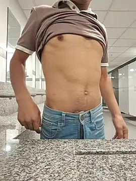 Snapshot of ShadowBodi chatting on April 2026 02:17:02 PM ShadowBodi online show from April 2026 02:17:02 PM