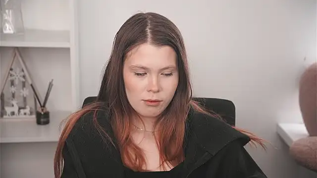 Snapshot of MarnieWootan chatting on March 2026 04:51:02 AM MarnieWootan online show from March 2026 04:51:02 AM