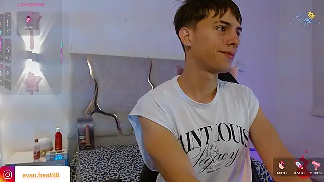 Snapshot of EVAN_TAY chatting on February 2026 03:10:01 AM EVAN TAY online show from February 2026 03:10:01 AM