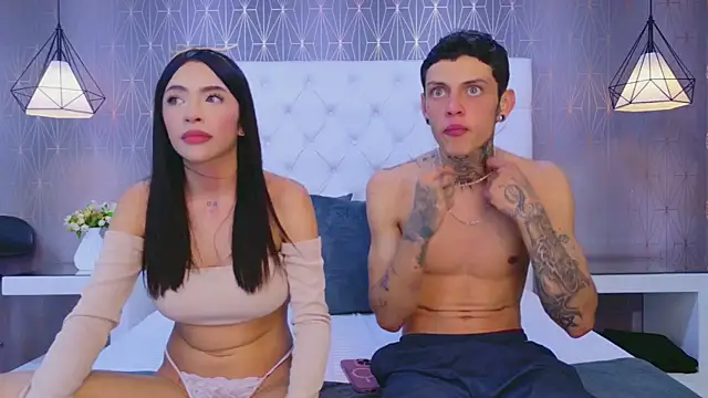 Snapshot of MadyAndEthan chatting on March 2026 03:34:01 AM MadyAndEthan online show from March 2026 03:34:01 AM