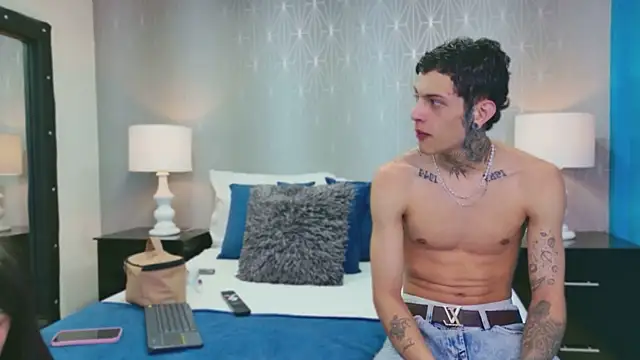 Snapshot of MadyAndEthan chatting on April 2026 12:49:01 PM MadyAndEthan online show from April 2026 12:49:01 PM