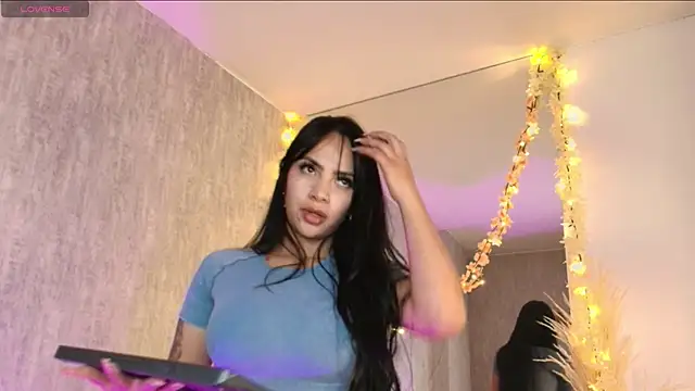 Snapshot of ValerySilva chatting on April 2026 03:04:01 AM ValerySilva online show from April 2026 03:04:01 AM