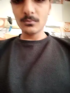 Snapshot of Medo_king1 chatting on April 2026 08:06:02 AM Medo king1 online show from April 2026 08:06:02 AM