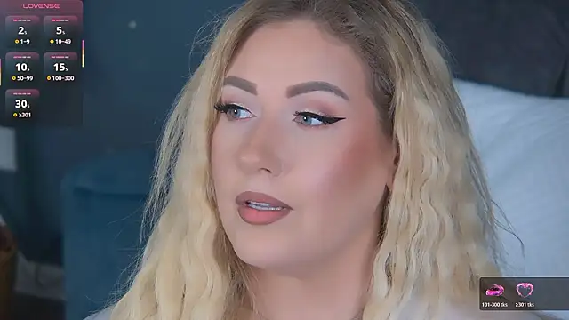 Snapshot of OndinaNoire chatting on March 2026 08:12:01 PM OndinaNoire online show from March 2026 08:12:01 PM