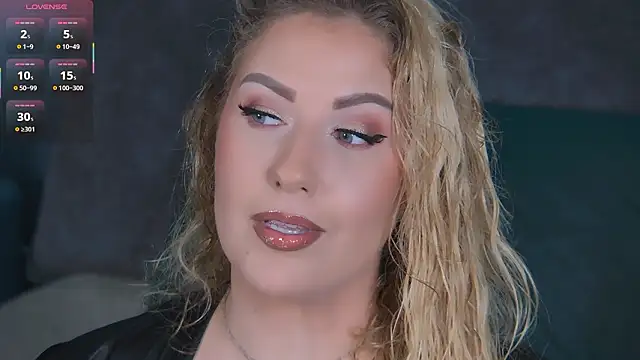 Snapshot of OndinaNoire chatting on March 2026 08:41:02 PM OndinaNoire online show from March 2026 08:41:02 PM