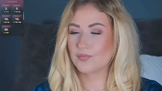 Snapshot of OndinaNoire chatting on April 2026 06:30:02 PM OndinaNoire online show from April 2026 06:30:02 PM