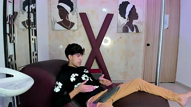 PRETTY COCK1 online show from April 2026 01:30:01 AM