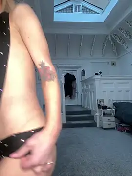 Allana29 online show from April 2026 06:27:02 PM