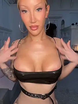 Allana29 online show from April 2026 06:52:02 PM