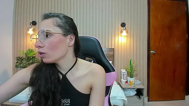 Snapshot of valeryn__rosse chatting on July 2026 09:31:02 PM valeryn rosse online show from July 2026 09:31:02 PM
