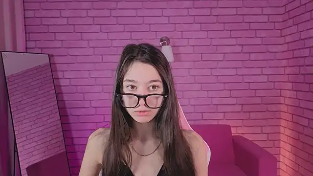 Nicole Brownie online show from March 2026 01:33:02 AM