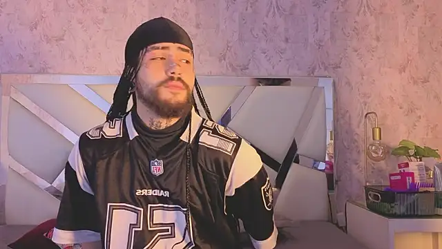 Snapshot of Benny_and_Mark chatting on March 2026 03:57:02 AM Benny and Mark online show from March 2026 03:57:02 AM