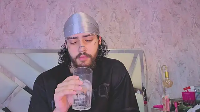 Snapshot of Benny_and_Mark chatting on March 2026 04:07:01 AM Benny and Mark online show from March 2026 04:07:01 AM