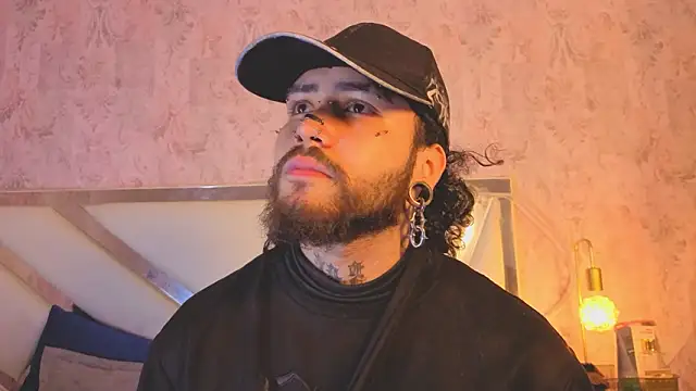 Snapshot of Benny_and_Mark chatting on March 2026 03:33:01 AM Benny and Mark online show from March 2026 03:33:01 AM