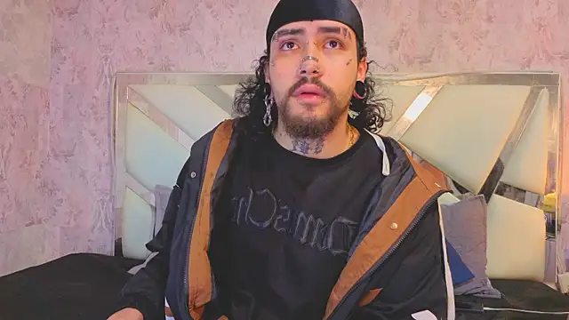 Snapshot of Benny_and_Mark chatting on March 2026 03:56:01 AM Benny and Mark online show from March 2026 03:56:01 AM