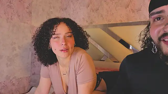 Snapshot of Benny_and_Mark chatting on April 2026 04:46:01 AM Benny and Mark online show from April 2026 04:46:01 AM