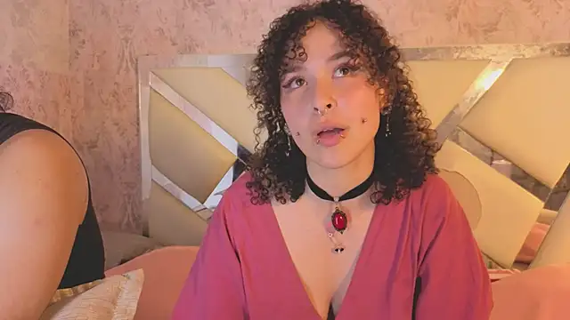 Snapshot of Benny_and_Mark chatting on April 2026 07:45:01 AM Benny and Mark online show from April 2026 07:45:01 AM