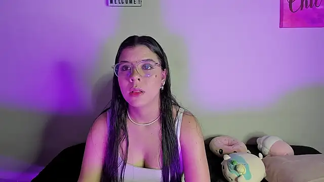 Snapshot of ViolettM chatting on March 2026 08:14:02 PM ViolettM online show from March 2026 08:14:02 PM