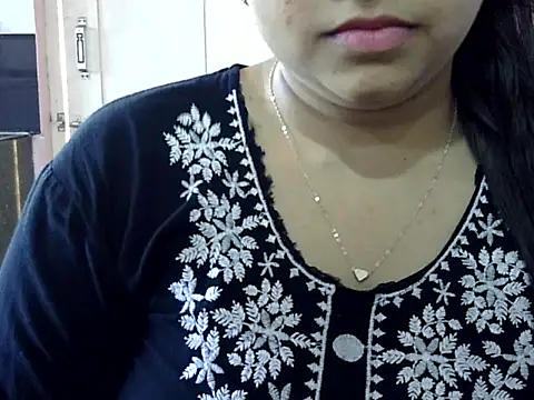 Cute Aliyaa online show from April 2026 08:55:01 AM