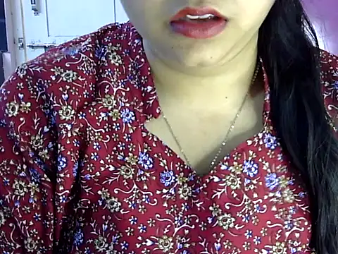 Cute Aliyaa online show from June 2026 12:18:01 PM