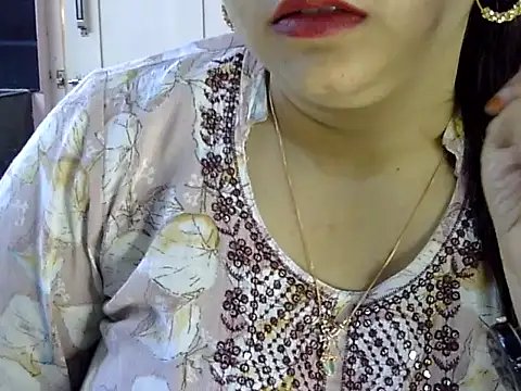 Cute Aliyaa online show from June 2026 11:02:01 AM
