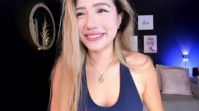 Isa cortes  online show from April 2026 01:36:02 PM