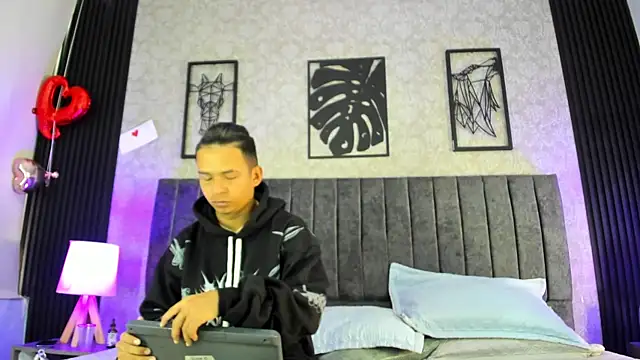 Snapshot of bliinkii_and_luka_ chatting on March 2026 01:14:01 PM bliinkii and luka online show from March 2026 01:14:01 PM