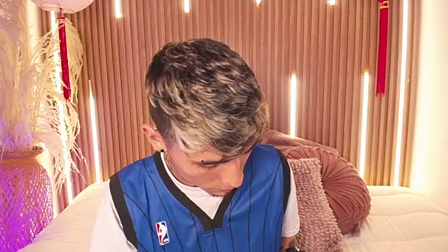 Snapshot of Max_Hader chatting on April 2026 03:19:01 AM Max Hader online show from April 2026 03:19:01 AM