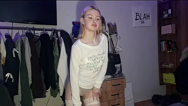 Snapshot of ChongTreece chatting on March 2026 05:15:01 AM ChongTreece online show from March 2026 05:15:01 AM