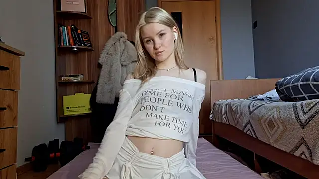 Snapshot of ChongTreece chatting on March 2026 08:19:01 AM ChongTreece online show from March 2026 08:19:01 AM