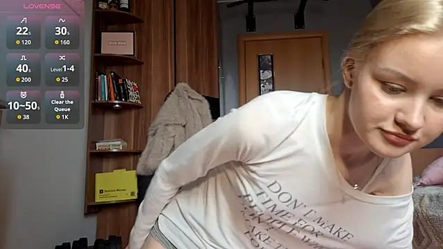 Snapshot of ChongTreece chatting on April 2026 07:22:02 AM ChongTreece online show from April 2026 07:22:02 AM