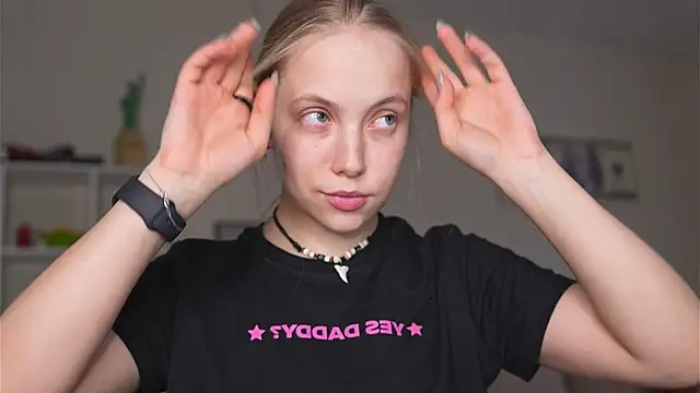 Snapshot of Appr0ved_ chatting on March 2026 03:06:01 PM Appr0ved online show from March 2026 03:06:01 PM