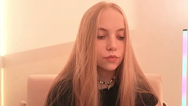 Snapshot of Appr0ved_ chatting on April 2026 03:09:01 PM Appr0ved online show from April 2026 03:09:01 PM