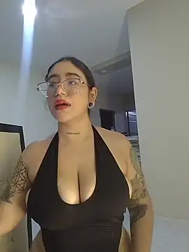 Snapshot of Helll_girll chatting on March 2026 11:22:02 PM Helll girll online show from March 2026 11:22:02 PM