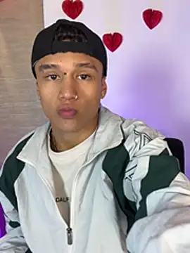 Snapshot of Dominik_Souza chatting on February 2026 07:43:01 PM Dominik Souza online show from February 2026 07:43:01 PM