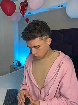 Snapshot of Dominik_Souza chatting on March 2026 07:53:01 PM Dominik Souza online show from March 2026 07:53:01 PM