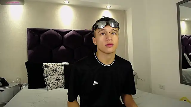 Dominik Souza online show from March 2026 06:22:02 PM