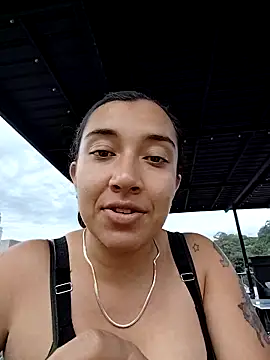 Robin H00t 2 online show from April 2026 09:42:02 PM