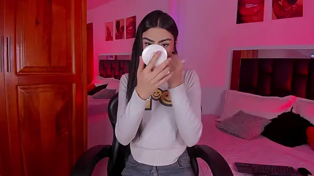 Isabella Moon9 online show from February 2026 12:12:01 PM